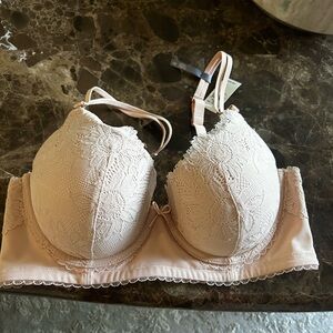 Lace Women's Bra in Soft Cream
